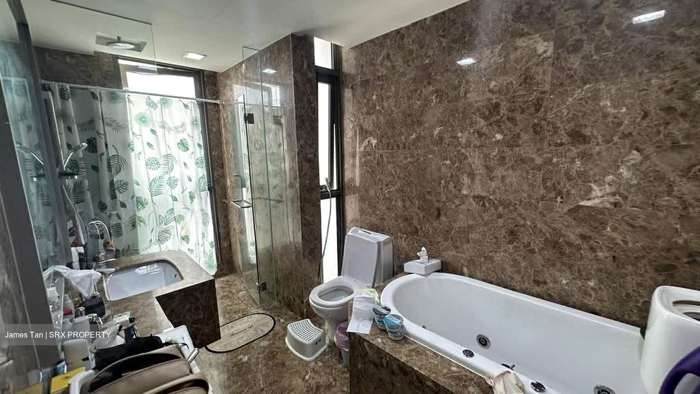 Kovan Regency (D19), Terrace #616440491